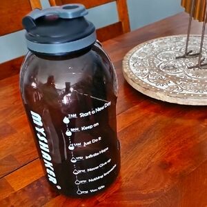MYSHAKER Water Jug! LARGE 1 GALLON. Nwots. Track ur intake